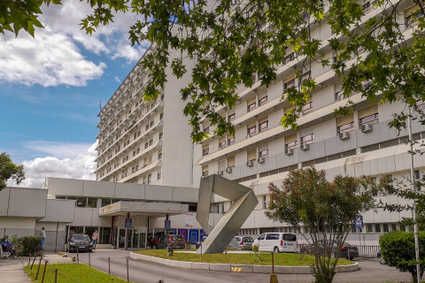 Homem Detido Após Tentar Roubar Carro de Enfermeira no Hospital de Santarém